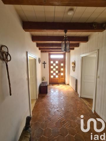 Maison à vendre 6 pièces 207 m² Beauvais-sur-Matha