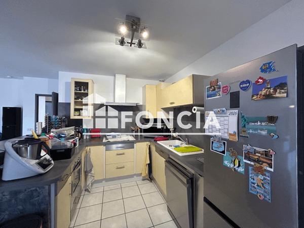 Location Maison 5 pièces 101 m² - 200 RUE DU CIVADOUN Salon De Provence 13300
