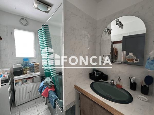Location Maison 5 pièces 101 m² - 200 RUE DU CIVADOUN Salon De Provence 13300