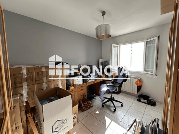 Location Maison 5 pièces 101 m² - 200 RUE DU CIVADOUN Salon De Provence 13300