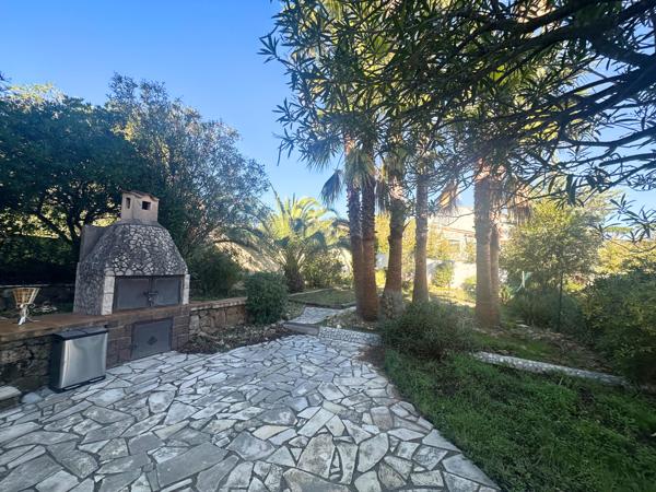 Fréjus (83370) exclusivité, Appartement 2 pièces rénové et meublé avec terrasse et piscine et parking privé – Saint-Aygulf