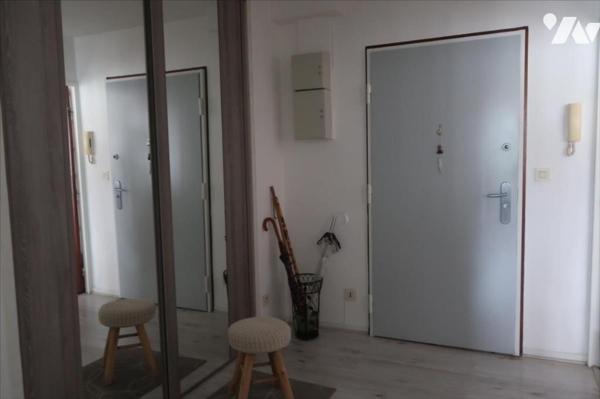 Appartement T3 - 3ème étage avec ascenseur - Balcon - Cave - stationnement . 85,65 m².