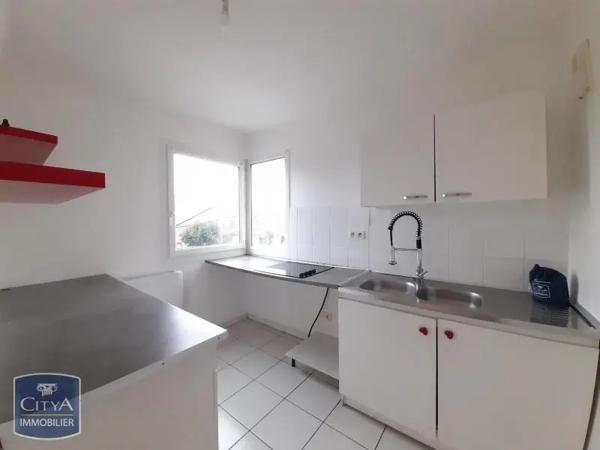 Appartement à louer 2 pièces 47.98m² Corbeil-Essonnes (91100)