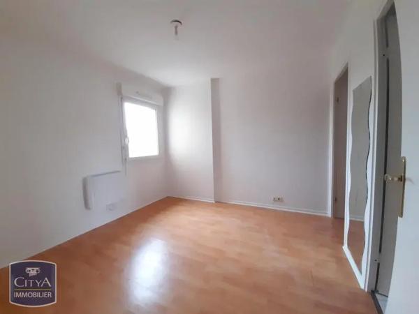Appartement à louer 2 pièces 47.98m² Corbeil-Essonnes (91100)