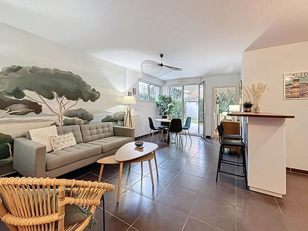 Appartement Lyon Monplaisir 2 pièces en rez-de-jardin avec terrasse garage et cave