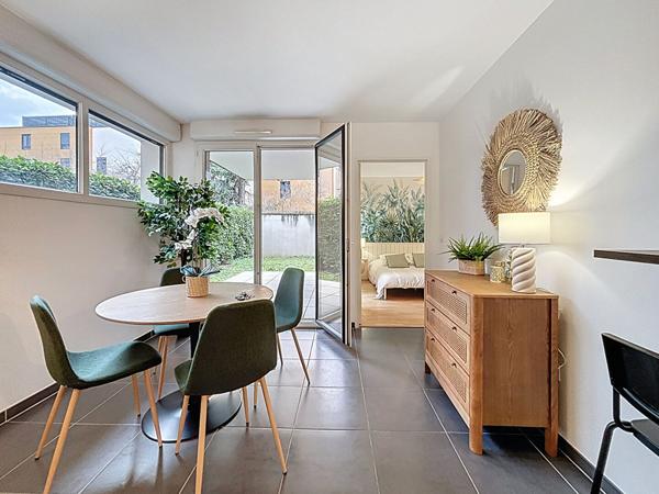 Appartement Lyon Monplaisir 2 pièces en rez-de-jardin avec terrasse garage et cave