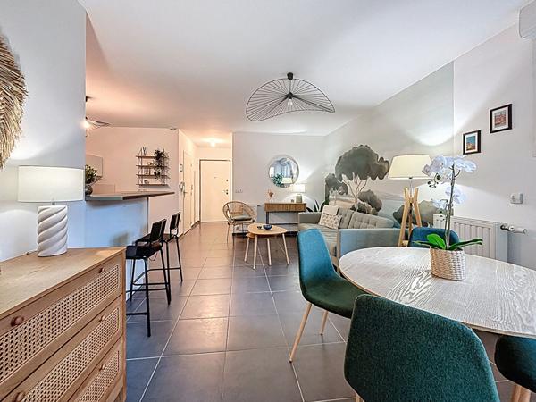 Appartement Lyon Monplaisir 2 pièces en rez-de-jardin avec terrasse garage et cave