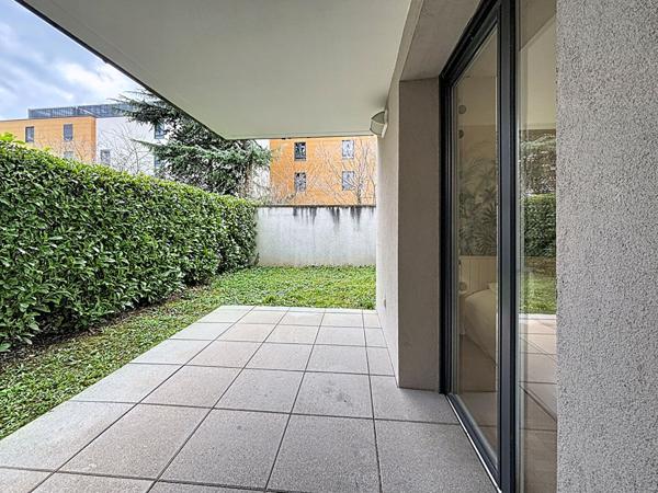 Appartement Lyon Monplaisir 2 pièces en rez-de-jardin avec terrasse garage et cave