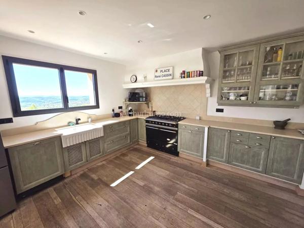 Vente Propriété 10 pièces 259 m2 à Draguignan