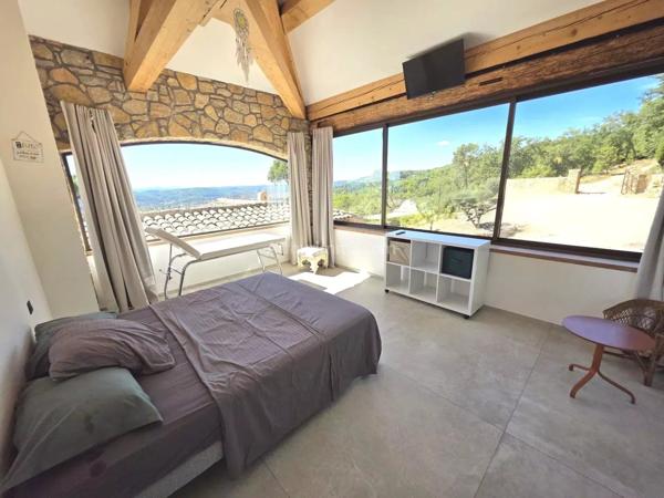 Vente Propriété 10 pièces 259 m2 à Draguignan