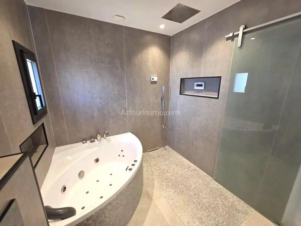 Vente Propriété 10 pièces 259 m2 à Draguignan