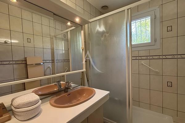 VILLA TERRASSE AVEC DEPENDANCE AU CALME SUR TERRAIN DE 2019M2