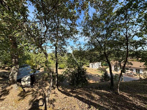 VILLA TERRASSE AVEC DEPENDANCE AU CALME SUR TERRAIN DE 2019M2
