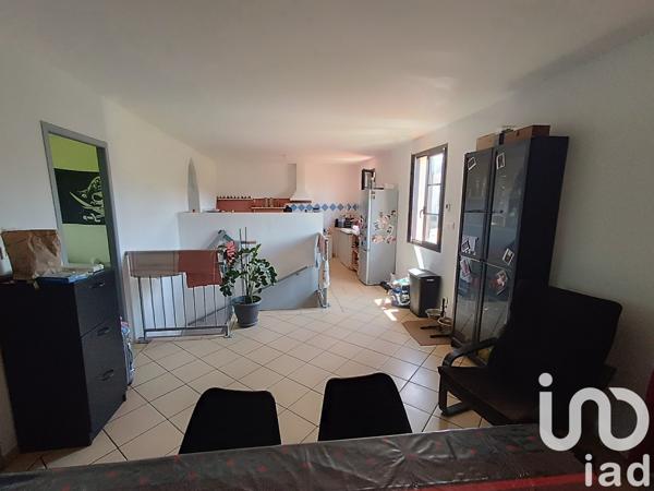 Maison traditionnelle 10 pièces de 236 m² à Saint-Hilaire-de-Lusignan (47450)