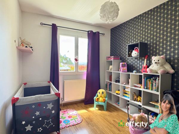 Maison
         4 pièces
        - 91 m² 225 000 € *