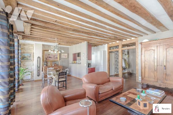 Appartement de 77m² dans un immeuble historique au coeur de Paris dans le quartier vivant des Halles