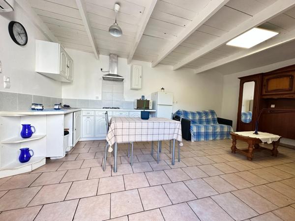 A VISITER SUR BOLLENE (84) MAGNIFIQUE MAISON DE PLAIN PIED DE 80  M² ENV. SUR TERRAIN CLOS ET ARBORE DE 348 M²