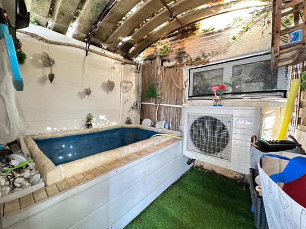 A VISITER SUR BOLLENE (84) MAGNIFIQUE MAISON DE PLAIN PIED DE 80  M² ENV. SUR TERRAIN CLOS ET ARBORE DE 348 M²