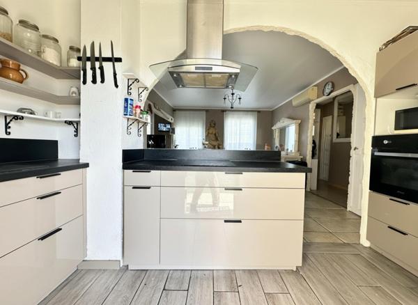 A VISITER SUR BOLLENE (84) MAGNIFIQUE MAISON DE PLAIN PIED DE 80  M² ENV. SUR TERRAIN CLOS ET ARBORE DE 348 M²