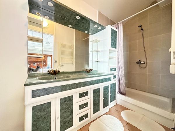 A VISITER SUR BOLLENE (84) MAGNIFIQUE MAISON DE PLAIN PIED DE 80  M² ENV. SUR TERRAIN CLOS ET ARBORE DE 348 M²