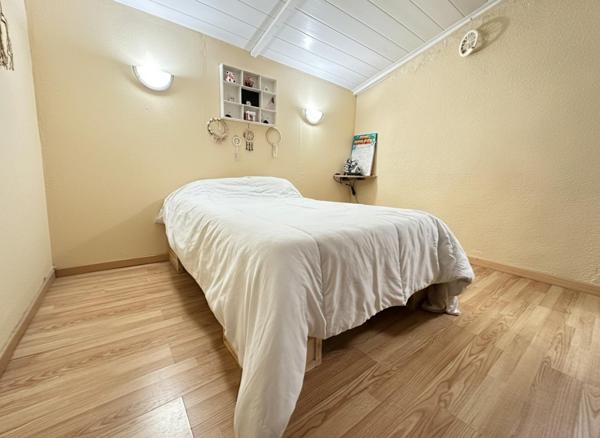 A VISITER SUR BOLLENE (84) MAGNIFIQUE MAISON DE PLAIN PIED DE 80  M² ENV. SUR TERRAIN CLOS ET ARBORE DE 348 M²