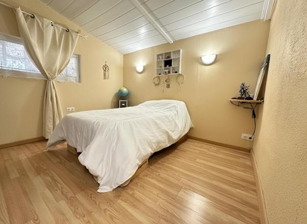 A VISITER SUR BOLLENE (84) MAGNIFIQUE MAISON DE PLAIN PIED DE 80  M² ENV. SUR TERRAIN CLOS ET ARBORE DE 348 M²