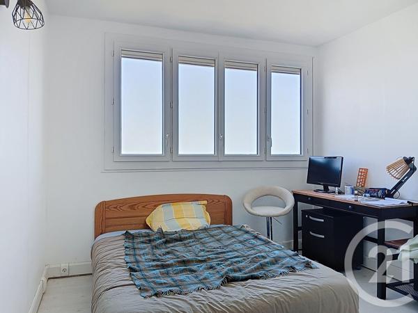 Appartement T4 à vendre  4 pièces - 77,22 m 2   MERIGNAC  - 33