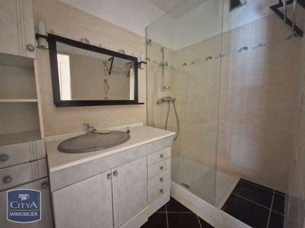 Appartement à louer 4 pièces 76.55m² Fréjus (83600)
