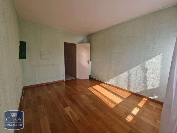 Appartement à louer 4 pièces 76.55m² Fréjus (83600)
