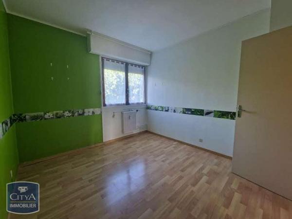 Appartement à louer 4 pièces 76.55m² Fréjus (83600)