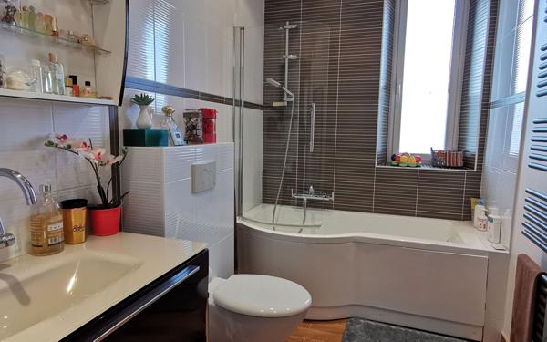 Maison à vendre    6 pièces • 181 m2 Mandres-les-Roses