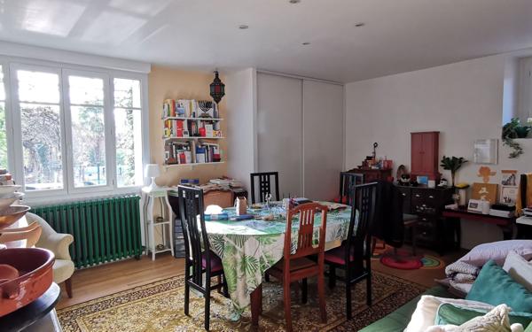 Maison à vendre    6 pièces • 181 m2 Mandres-les-Roses