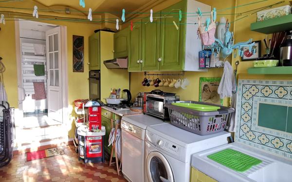 Maison à vendre    6 pièces • 181 m2 Mandres-les-Roses