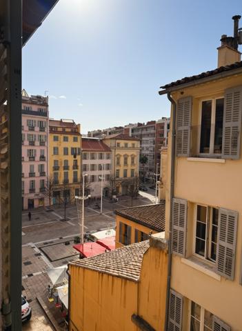 Toulon (83000) Dernier étage en cœur de ville
