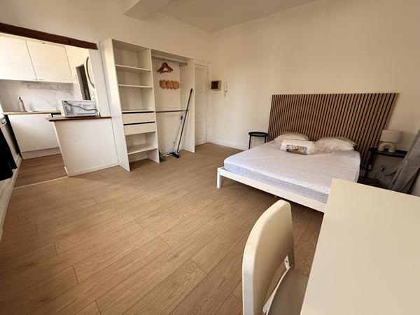 STUDIO MEUBLE EN CENTRE VILLE DE CARCASSONNE