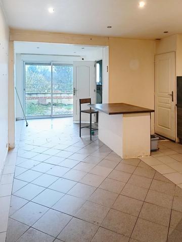 Maison de ville 70 m² – Fort potentiel locatif – À rénover