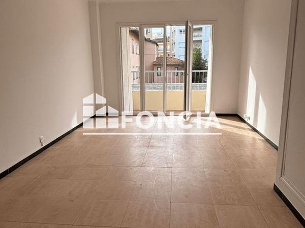 Location Studio 30 m² - 122 Boulevard Président Wilson Antibes 06160