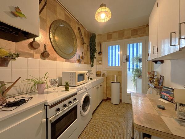 AGEN - Appartement lumineux avec vue de 59 m² avec 3 pièces principales, 2 balcons et ascenseur.