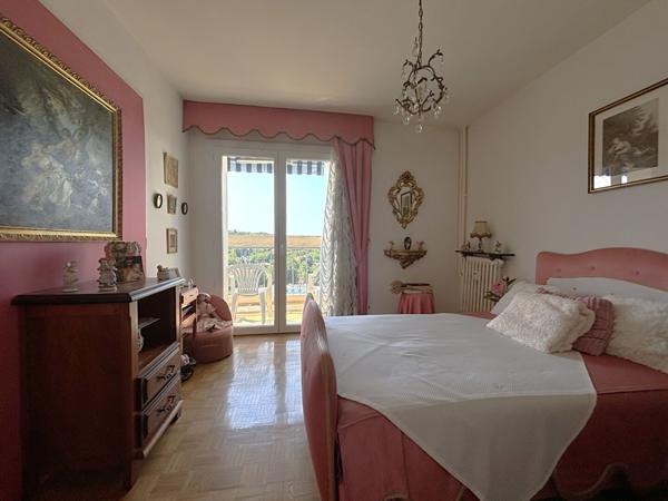 AGEN - Appartement lumineux avec vue de 59 m² avec 3 pièces principales, 2 balcons et ascenseur.