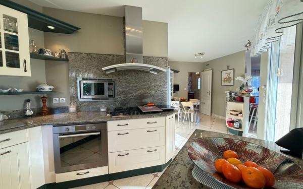 Maison à vendre    4 pièces •  Saint-Palais-sur-Mer