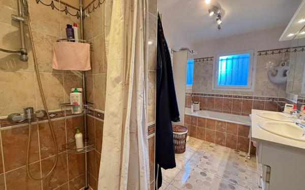 Maison à vendre    4 pièces •  Saint-Palais-sur-Mer