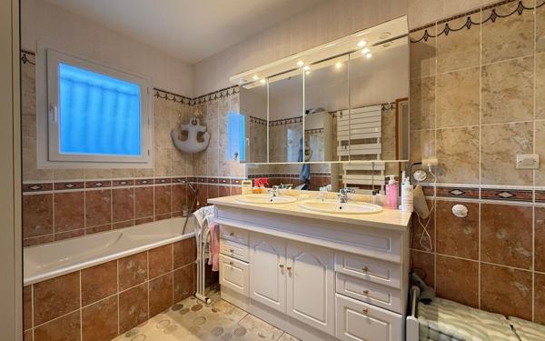 Maison à vendre    4 pièces •  Saint-Palais-sur-Mer