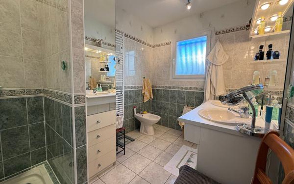 Maison à vendre    4 pièces •  Saint-Palais-sur-Mer