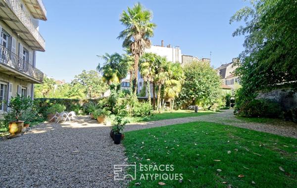 Ancien hôtel particulier à proximité du parc Beaumont