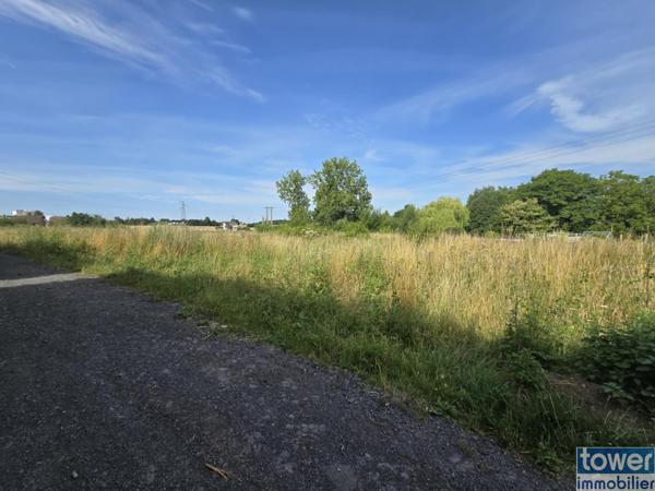 Terrain plat de 4 804 m² à Auchel