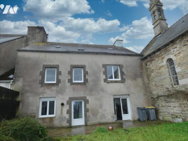 PLEYBEN- Maison avec local professionnel