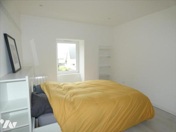 PLEYBEN- Maison avec local professionnel