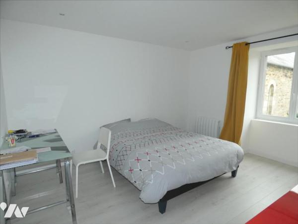 PLEYBEN- Maison avec local professionnel