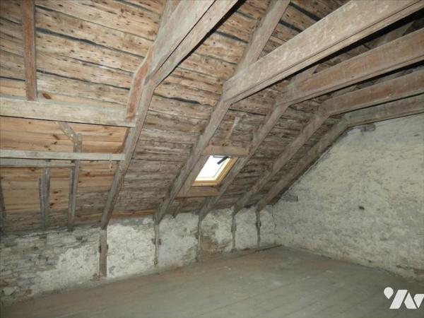 PLEYBEN- Maison avec local professionnel