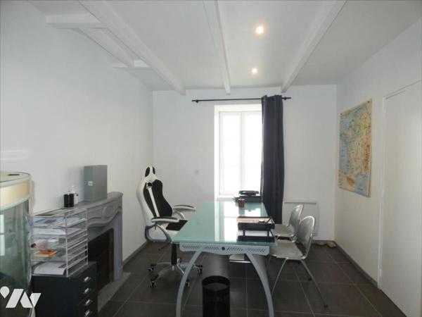 PLEYBEN- Maison avec local professionnel